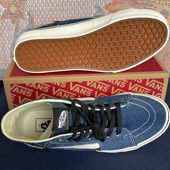 Vans Men’s Sk8-Hi Tapered
Denim Embroidery Navy/White 
VN0A5KRUNAV
Sneakers G - Picture 5 of 16